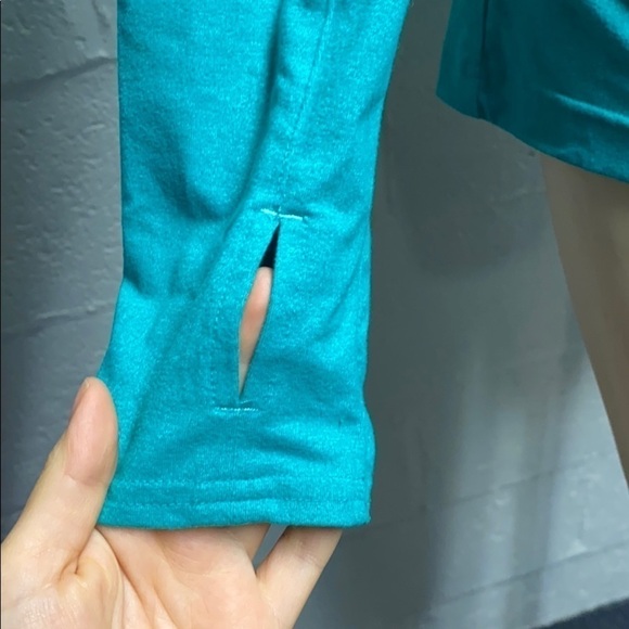 ROOTS full zip up hoodie - Picture 3 of 9